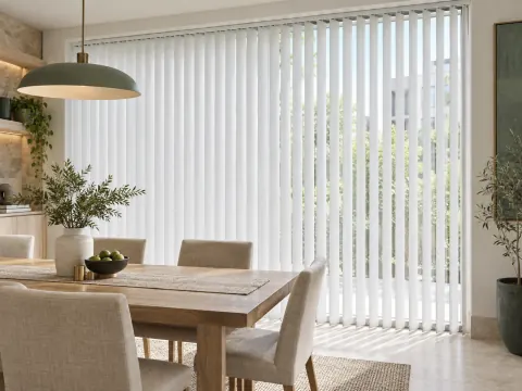Ảnh phối cảnh Rèm lá dọc màu trắng cho văn phòng hiện đại